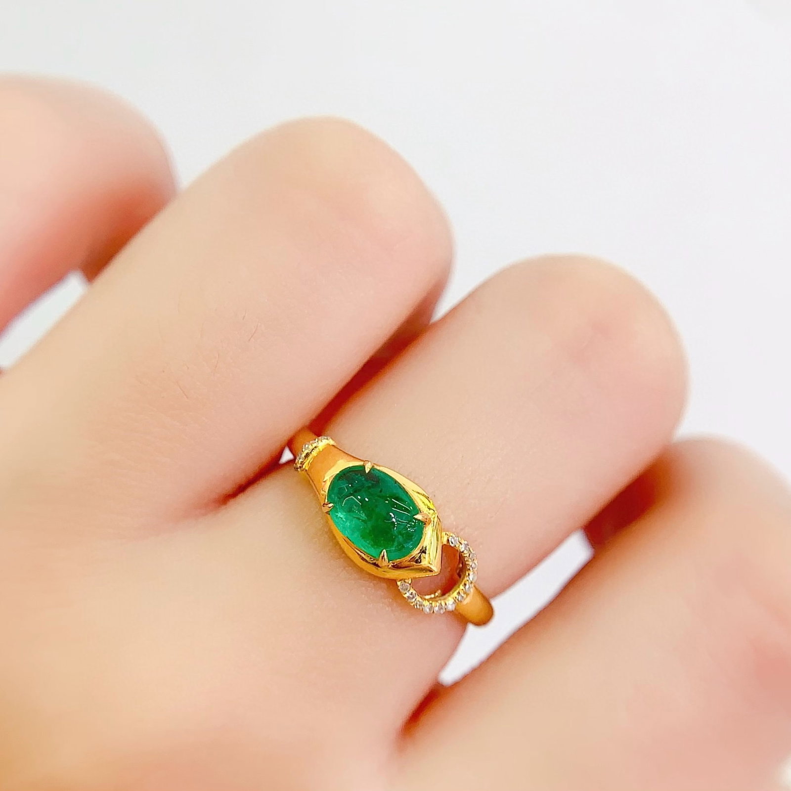 14k Gold 1.25 Ct Vivid Green Natural Emerald & Diamond Ring - 3