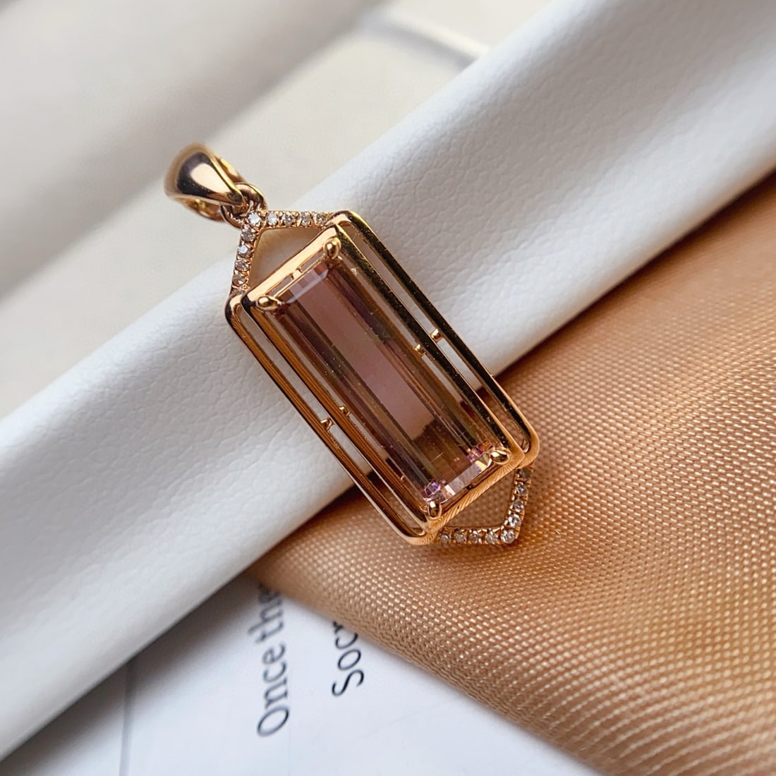 14k Gold 1.90 Ct Natural Tourmaline & Diamond Pendant( Without Chain ): Ref:231017118 // gold content:14k gold // main gemstone:tourmaline // shape:octagonal // carat weight:1. 90ct // color:pink // treatment:natural // // adjacent gemstone 2 : diamond // number of