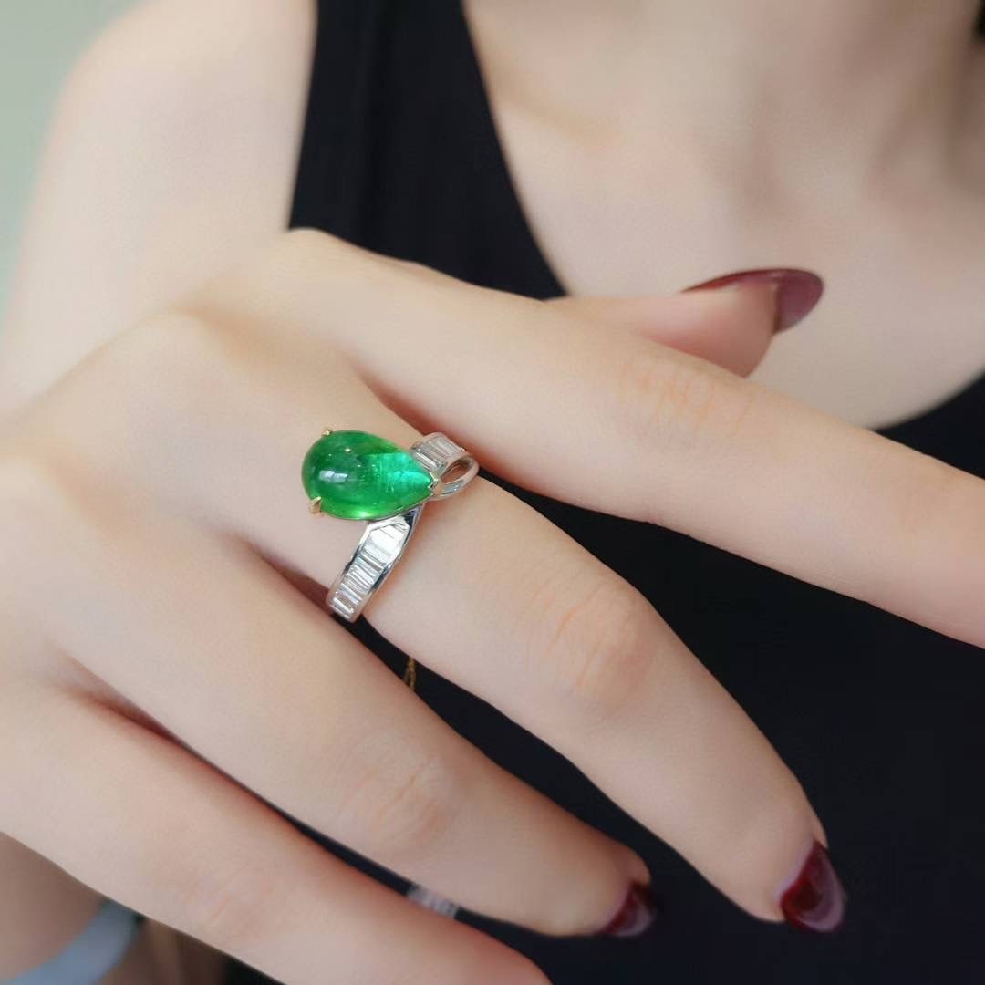 14k Gold 3.98 Ctw Vivid Green Natural Emerald & Diamond Ring - 4