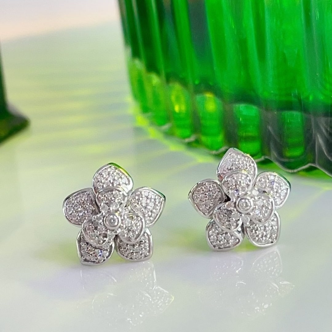 14k Gold 0.26 Ct Natural H Diamond Earrings: Ref:231017125 // gold content:14k gold // main gemstone:diamond // shape:round // carat weight:0. 26ct // clarity grade:vs-si // color:h // treatment:natural // cut grade:g // Condition: New Low