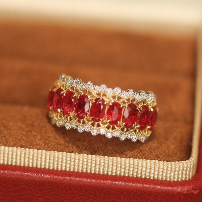 14k Gold 2.05 Ctw Natural Ruby & Diamond Ring: Ref:231017134 // gold content:14k gold // ring size:7. 25us // // main gemstone:ruby // shape:oval // carat weight:1. 86ct // color:pigeonblood red // treatment:natural // // adjacent gemstone 2 : dia