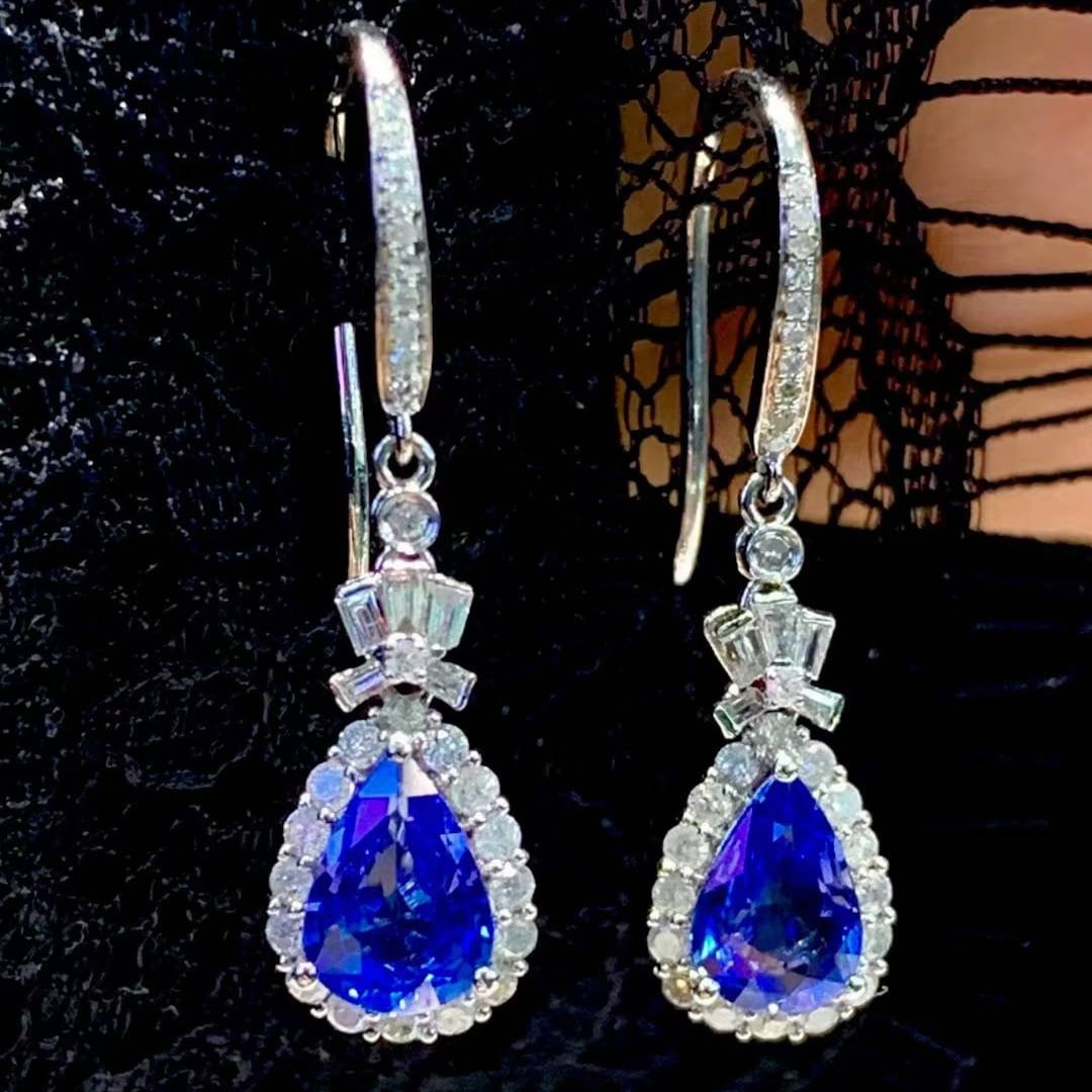 14k Gold 1.5 Ct Natural Sapphire & Diamond Earrings: Ref:231017141 // gold content:14k gold // main gemstone:sapphire // shape:pear // carat weight:1. 5ct // color:royal blue // treatment:natural // // adjacent gemstone 2 : diamond // shape:multiply //