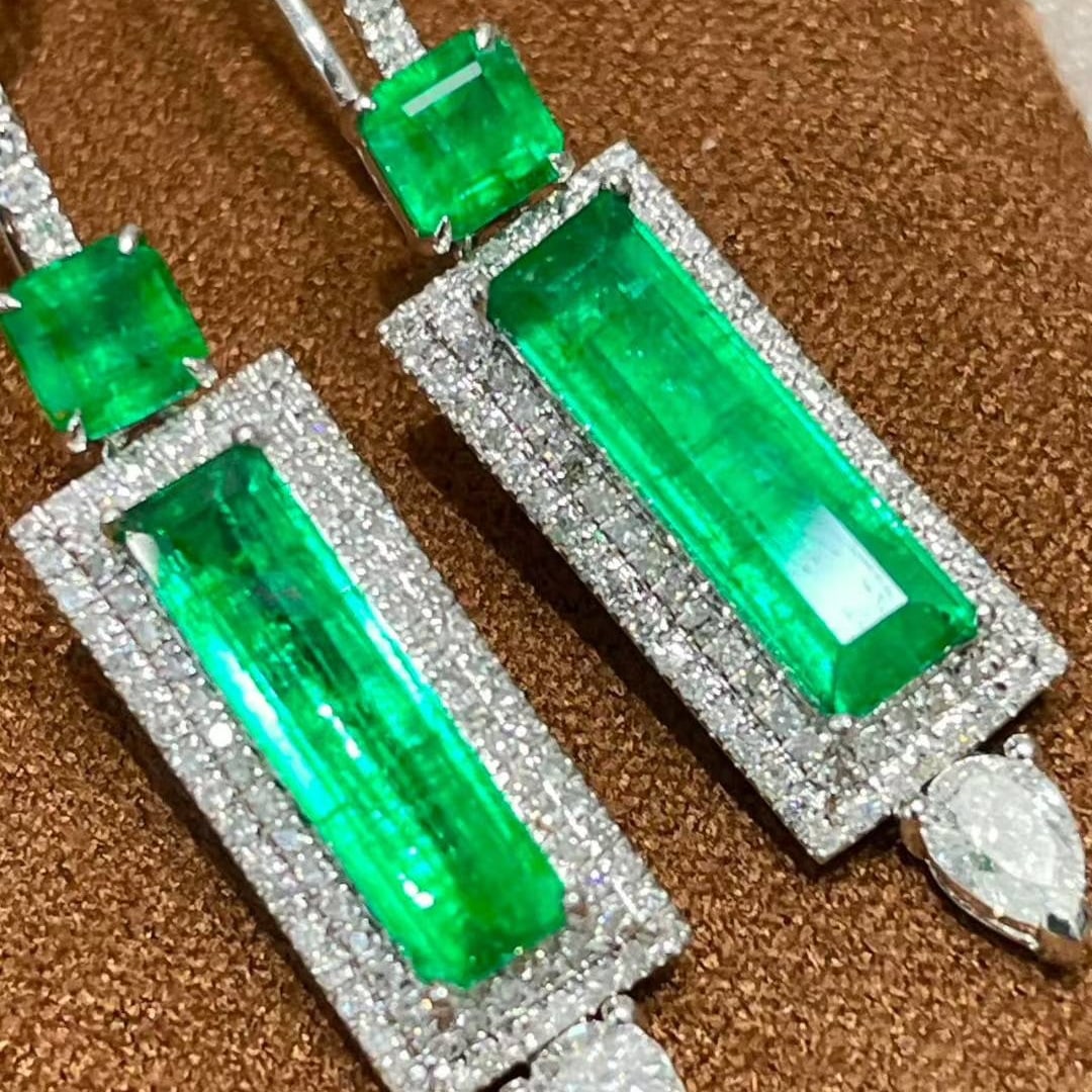 14k Gold 4.65 Ctw Vivid Green Natural Emerald & Diamond Earrings - 3