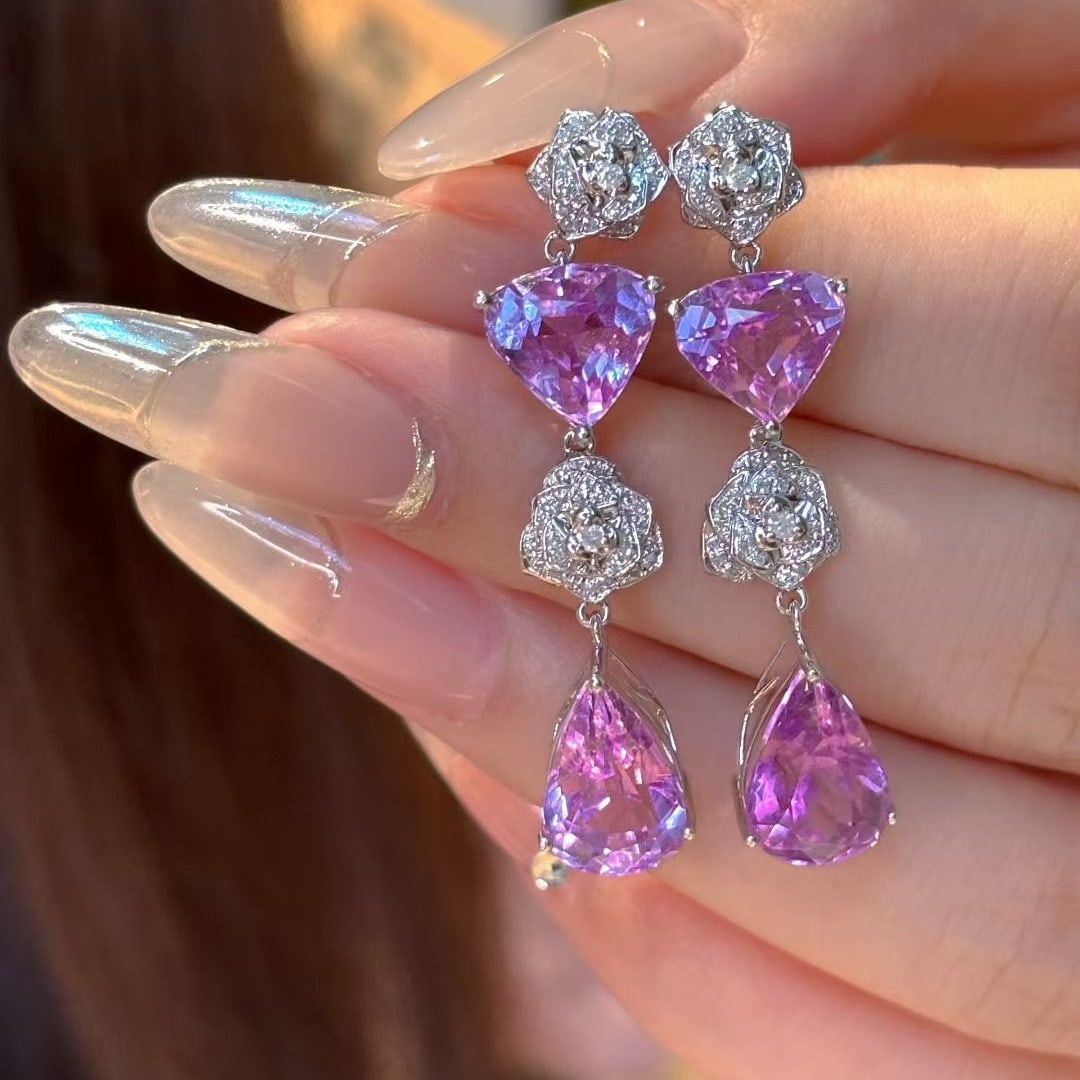 14k Gold 12 Ct Natural Kunzite & Diamond Earrings: Ref:231017153 // gold content:14k gold // main gemstone:kunzite // shape:pear // carat weight:12ct // color:purple // treatment:natural // // adjacent gemstone 2 : diamond // shape:round // clarity