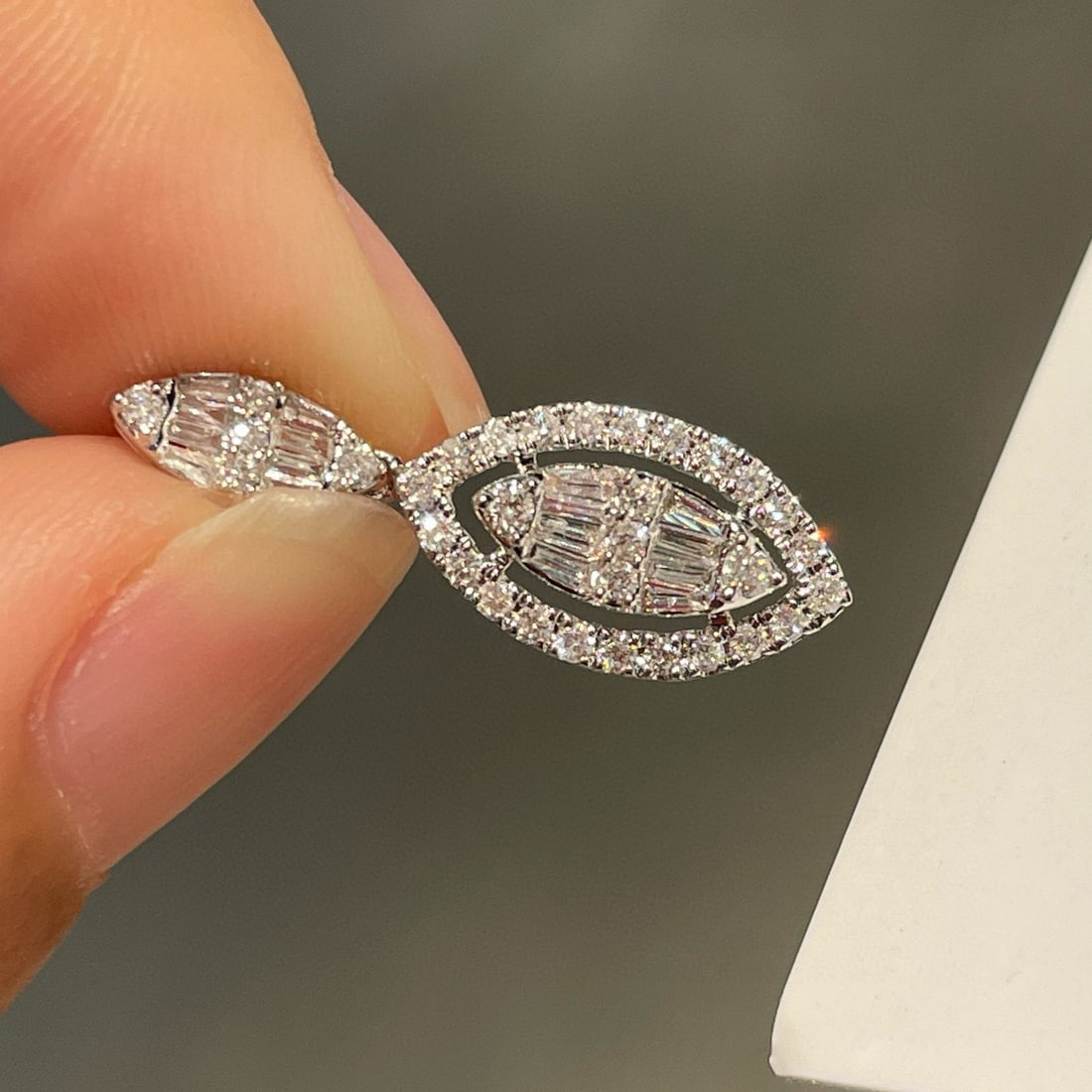 14k Gold 0.65 Ct Natural H Diamond Earrings - 4