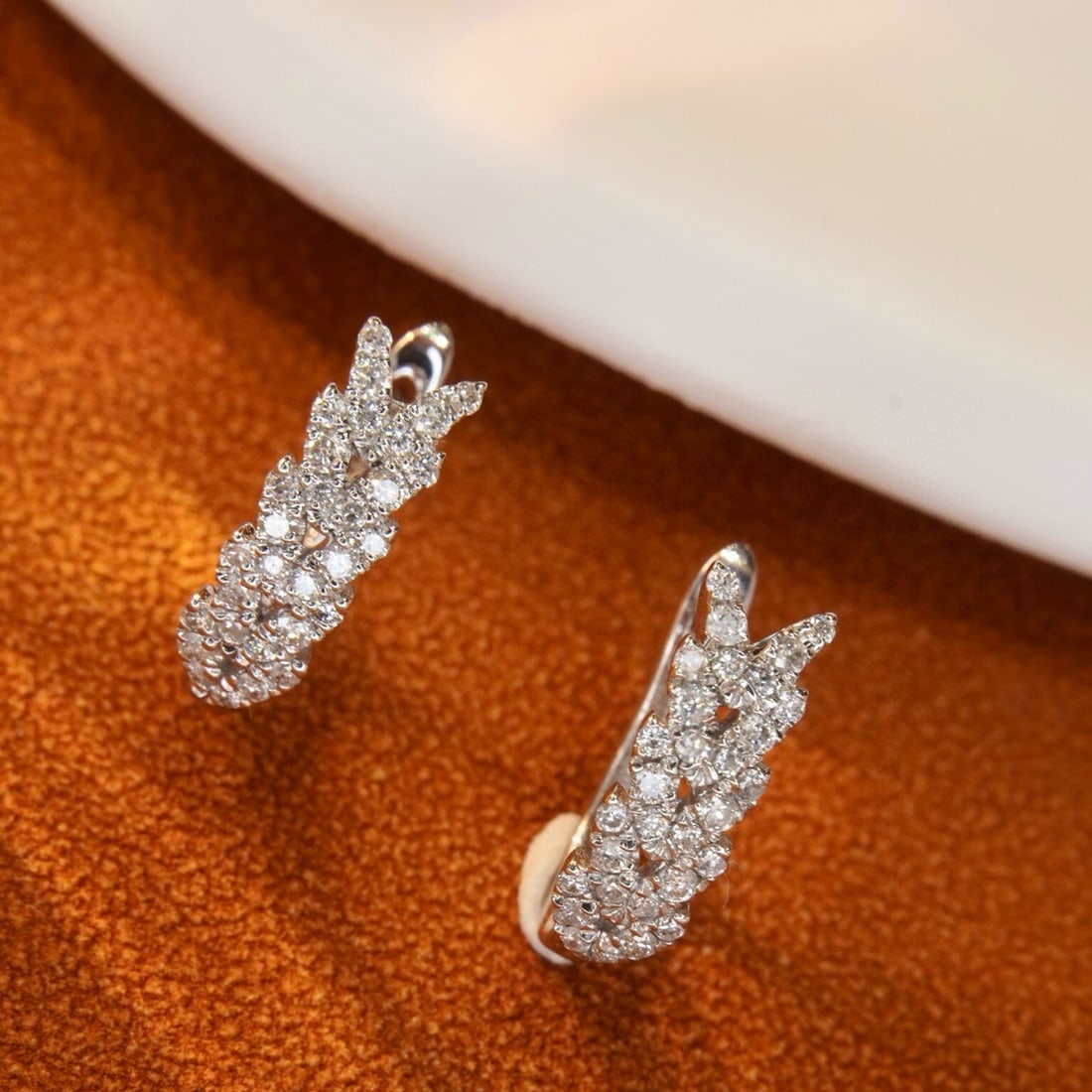 14k Gold 0.28 Ct Natural H Diamond Earrings: Ref:231017170 // gold content:14k gold // main gemstone:diamond // shape:round // carat weight:0. 28ct // clarity grade:vs-si // color:h // treatment:natural // cut grade:g // Condition: New High