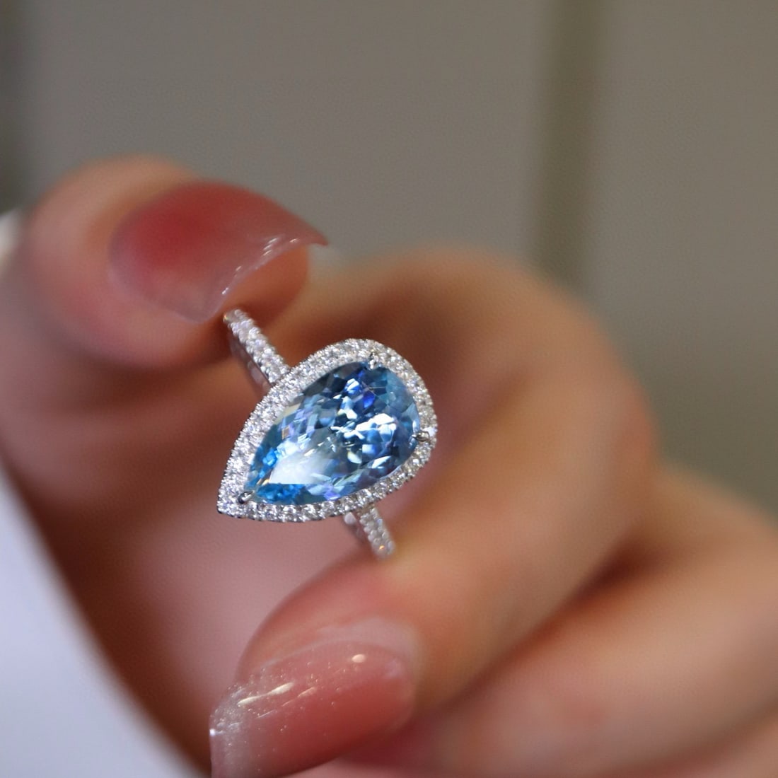 14k Gold 2.07 Ctw Natural Aquamarine & Diamond Ring - 4