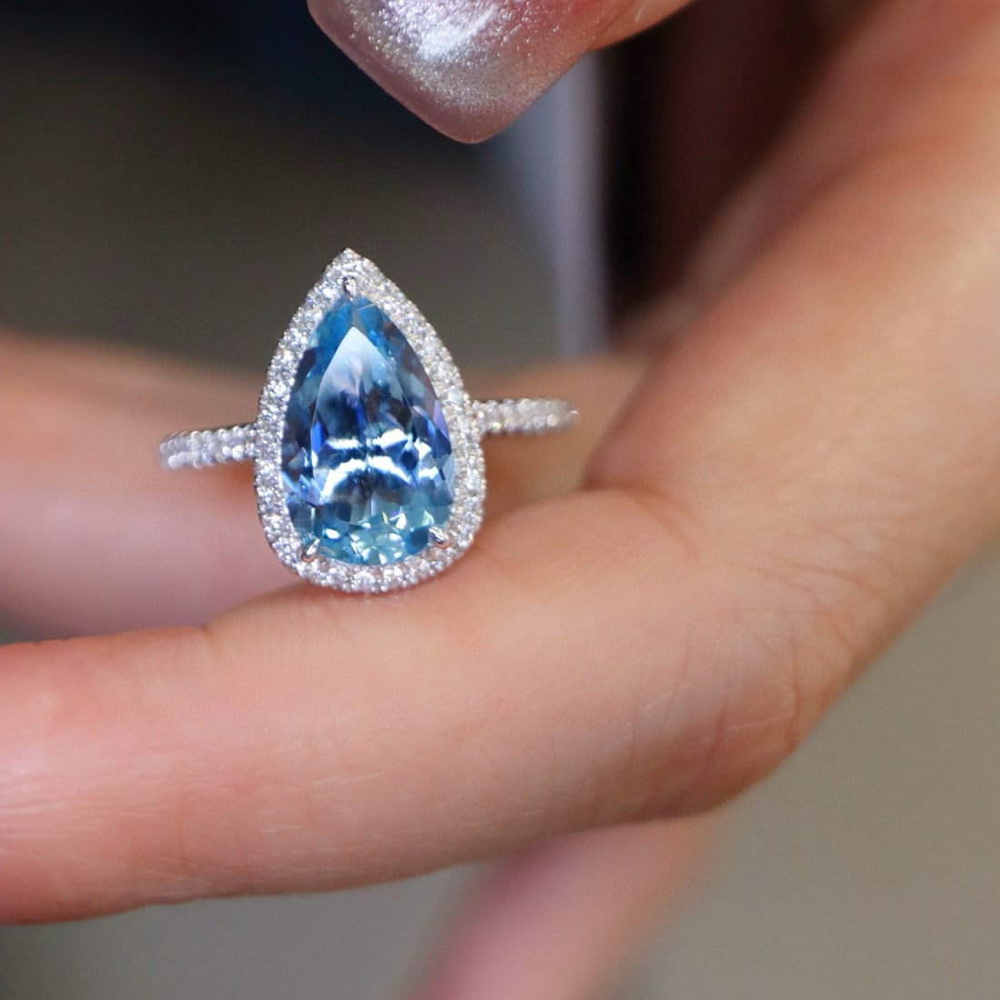 14k Gold 2.07 Ctw Natural Aquamarine & Diamond Ring - 6
