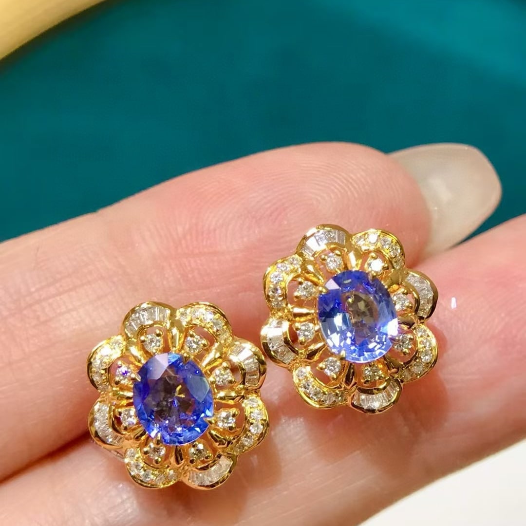 14k Gold 2.05 Ctw Natural Sapphire & Diamond Earrings: Ref:231017185 // gold content:14k gold // main gemstone:sapphire // shape:oval // carat weight:1. 5ct // color:blue // treatment:natural // // adjacent gemstone 2 : diamond // shape:multiply // carat