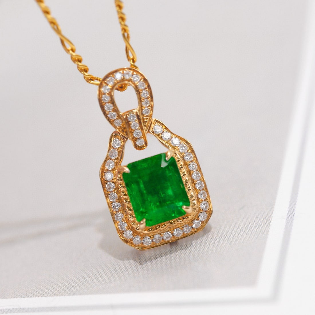 14k Gold 1.29 Ctw Vivid Green Natural Emerald & Diamond Pendant( Without Chain ) - 4