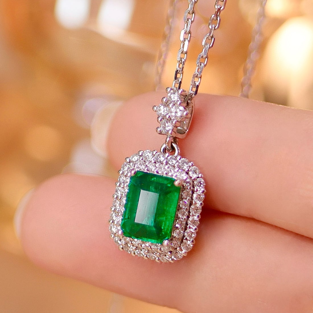 14k Gold 2.69 Ctw Vivid Green Natural Emerald & Diamond Pendant( Without Chain ): Ref:231017215 // gold content:14k gold // main gemstone:emerald // shape:octagonal // carat weight:2. 02ct // color:vivid green // treatment:natural // // adjacent gemstone 2 : diamond // shape:round 