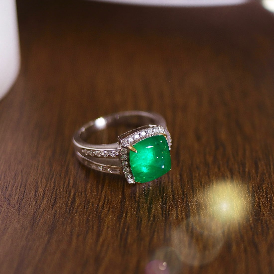 14k Gold 4.68 Ctw Vivid Green Natural Emerald & Diamond Ring - 2