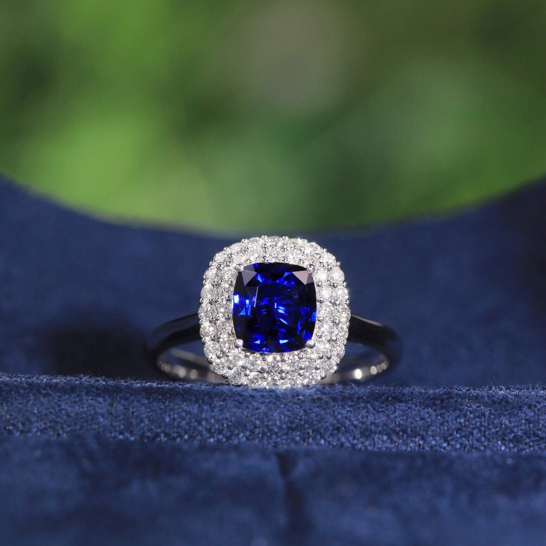 14k Gold 1.22 Ct Natural Sapphire & Diamond Ring: Ref:231017220 // gold content:14k gold // ring size:7. 25us // // main gemstone:sapphire // shape:cushion // carat weight:1. 22ct // color:blue // treatment:natural // // adjacent gemstone 2 :