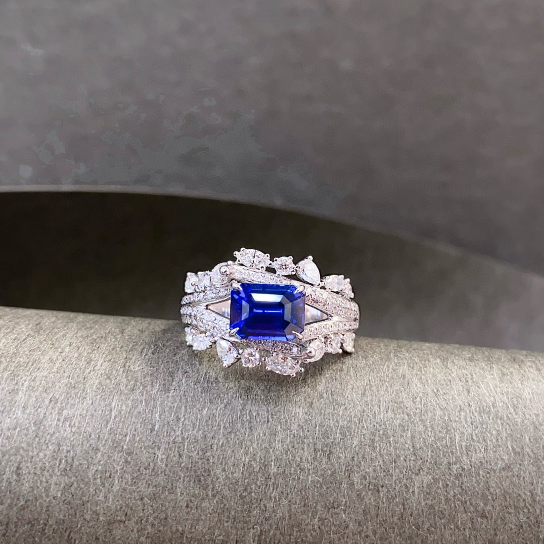 14k Gold 3.00 Ctw Natural Sapphire & Diamond Ring: Ref:231017223 // gold content:14k gold // ring size:7. 25us // // main gemstone:sapphire // shape:octagonal // carat weight:2. 05ct // color:royal blue // treatment:natural // // adjacent gemstone 2