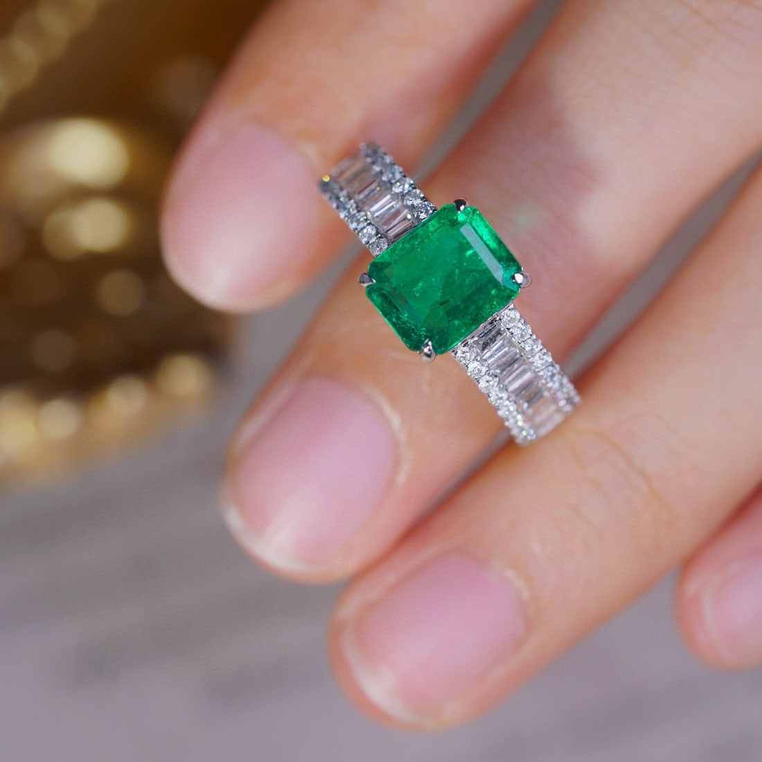 14k Gold 2.45 Ctw Vivid Green Natural Emerald & Diamond Ring - 6