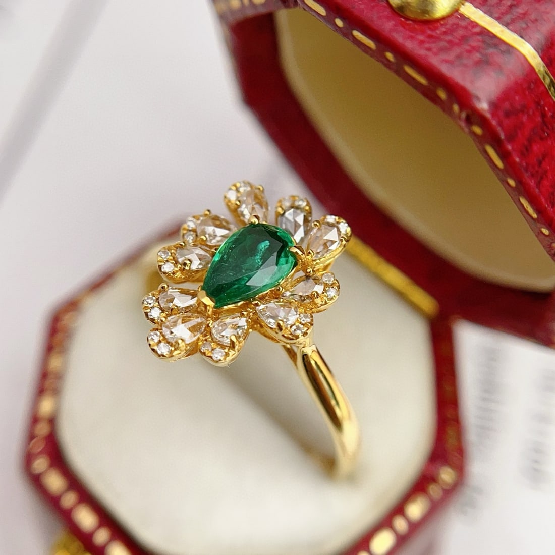 14k Gold 0.55 Ct Vivid Green Natural Emerald & Diamond Ring - 5