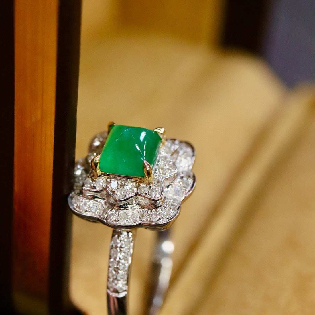 14k Gold 0.98 Ctw Natural Emerald & Diamond Ring - 5