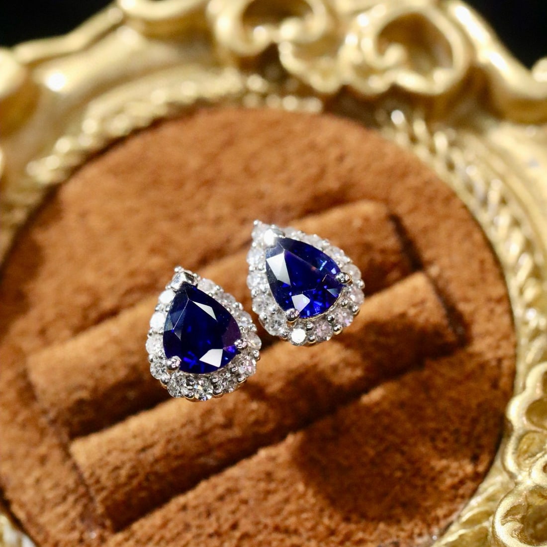14k Gold 0.94 Ctw Natural Sapphire & Diamond Earrings - 4