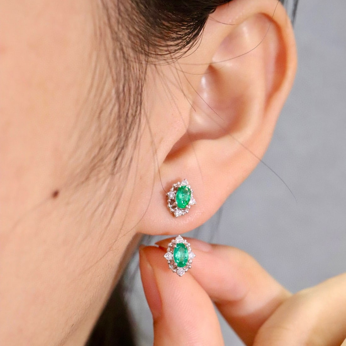 14k Gold 0.57 Ctw Natural Emerald & Diamond Earrings - 4