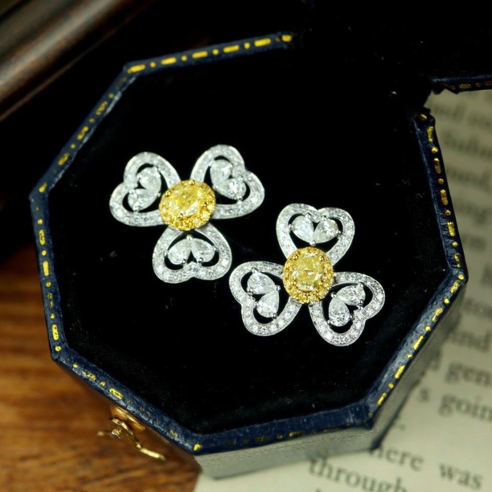 14k Gold 1.36 Ctw Natural Yellow Diamond & Diamond Earrings: Ref:231017253 // gold content:14k gold // main gemstone:yellow diamond // shape:oval // carat weight:0. 40ct // color:yellow // treatment:natural // // adjacent gemstone 2 : diamond // shape:multiply