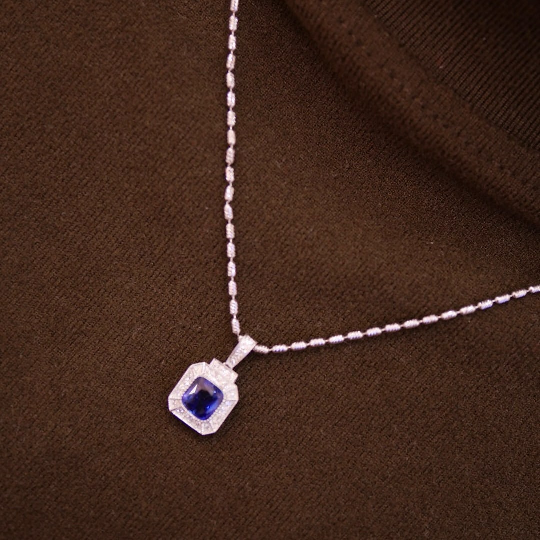 14k Gold 1.12 Ctw Natural Sapphire & Diamond Pendant( Without Chain ): Ref:231017254 // gold content:14k gold // main gemstone:sapphire // shape:cushion // carat weight:1. 00ct // color:blue // treatment:natural // // adjacent gemstone 2 : diamond // shape:round //