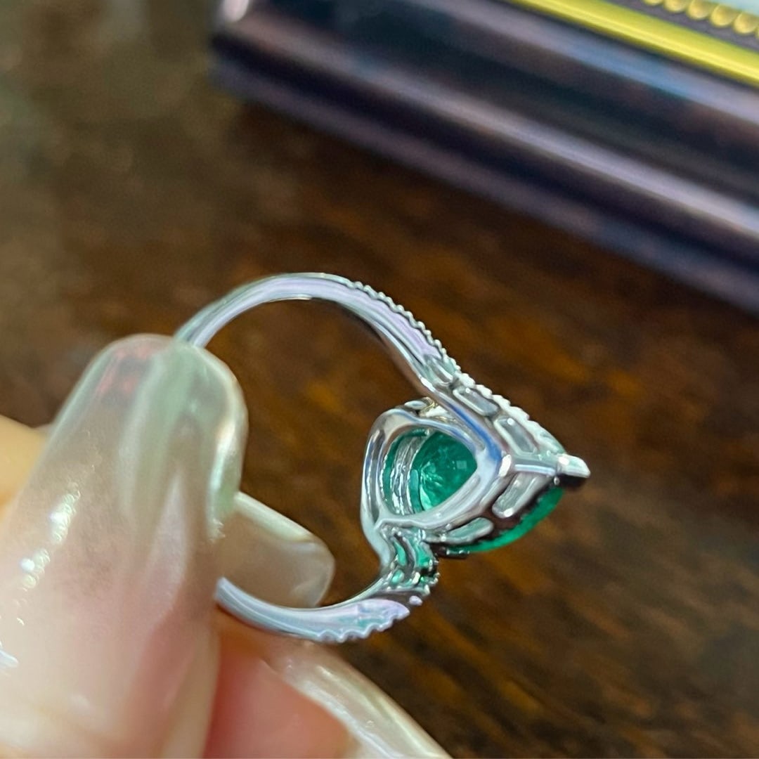 14k Gold 4.09 Ctw Vivid Green Natural Emerald & Diamond Ring - 4