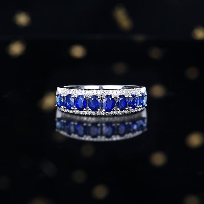 14k Gold 1.40 Ctw Vivid Blue Natural Sapphire & Diamond Ring: Ref:231018009 // gold content:14k gold // ring size:7. 25us // // main gemstone:sapphire // shape:oval // carat weight:1. 26ct // color:vivid blue // treatment:natural // // adjacent gemstone 2 :
