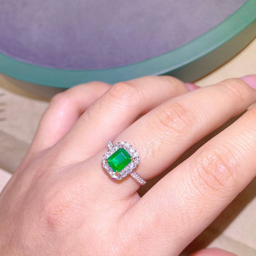 14k Gold 1.28 Ctw Vivid Green Natural Emerald & Diamond Ring - 6