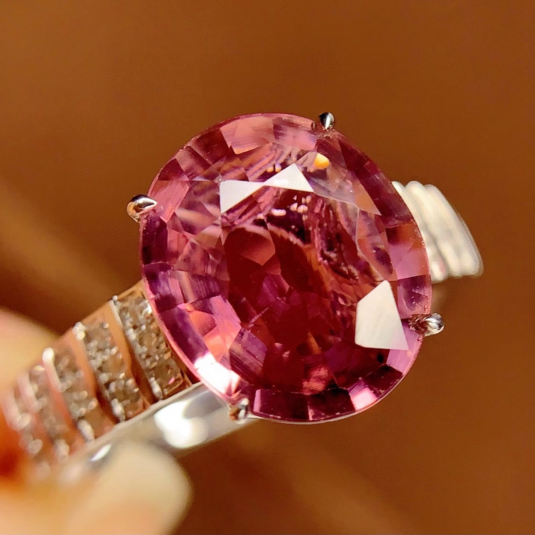 14k Gold 2.98 Ct Natural Tourmaline & Diamond Ring: Ref:231018032 // gold content:14k gold // ring size:7. 25us // // main gemstone:tourmaline // shape:oval // carat weight:2. 98ct // color:pink // treatment:natural // // adjacent gemstone 2 : diamond 