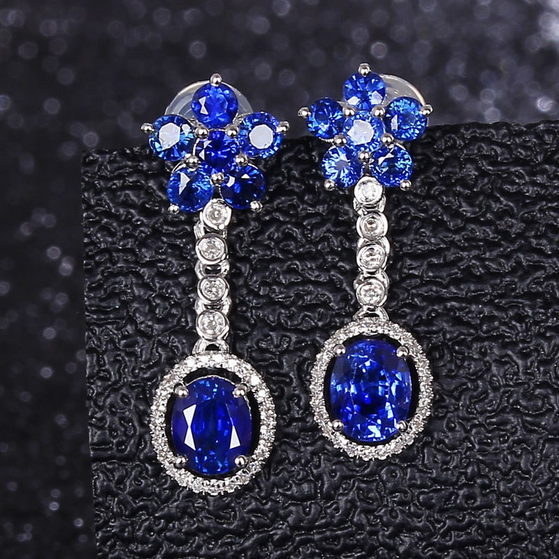14k Gold 2.78 Ct Vivid Blue Natural Sapphire & Diamond Earrings: Ref:231018040 // gold content:14k gold // main gemstone:sapphire // shape:multiply // carat weight:2. 78ct // color:vivid blue // treatment:natural // // adjacent gemstone 2 : diamond // shape:round /