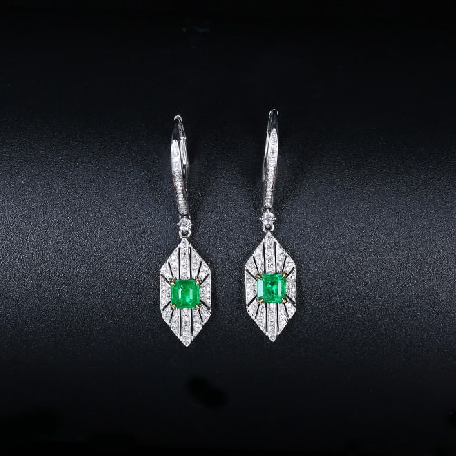 14k Gold 1.07 Ctw Vivid Green Natural Emerald & Diamond Earrings: Ref:231018056 // gold content:14k gold // main gemstone:emerald // shape:octagonal // carat weight:0. 7ct // color:vivid green // treatment:natural // // adjacent gemstone 2 : diamond // number of