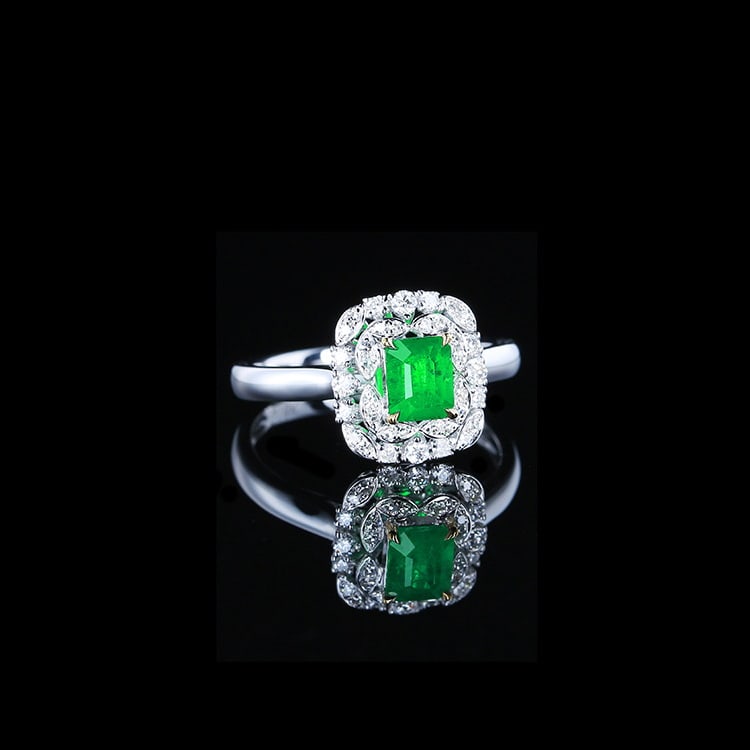 14k Gold 0.94 Ctw Vivid Green Natural Emerald & Diamond Ring - 3