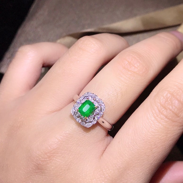 14k Gold 0.94 Ctw Vivid Green Natural Emerald & Diamond Ring - 6
