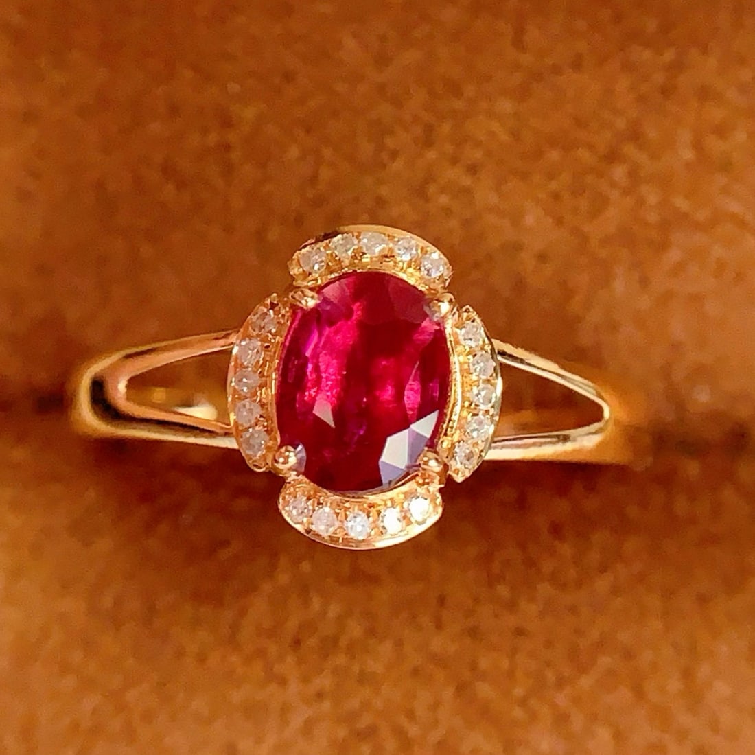 14k Gold 1.2 Ct Natural Tourmaline & Diamond Ring: Ref:231018063 // gold content:14k gold // ring size:7. 25us // // main gemstone:tourmaline // shape:oval // carat weight:1. 2ct // color:red // treatment:natural // // adjacent gemstone 2 : diamond