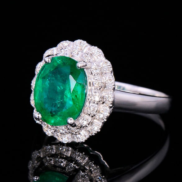 14k Gold 2.10 Ctw Vivid Green Natural Emerald & Diamond Ring - 2