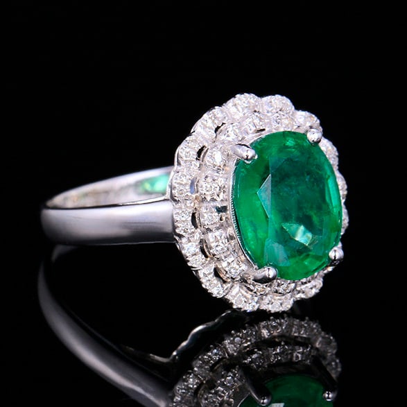 14k Gold 2.10 Ctw Vivid Green Natural Emerald & Diamond Ring - 3