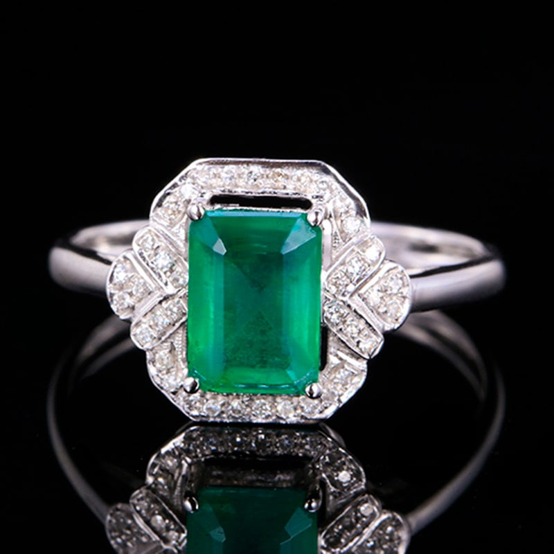 14k Gold 1.34 Ctw Vivid Green Natural Emerald & Diamond Ring: Ref:231018092 // gold content:14k gold // ring size:7. 25us // // main gemstone:emerald // shape:octagonal // carat weight:1. 23ct // color:vivid green // treatment:natural // // adjacent gemstone 2