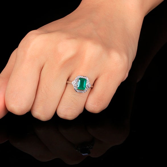 14k Gold 1.34 Ctw Vivid Green Natural Emerald & Diamond Ring - 4