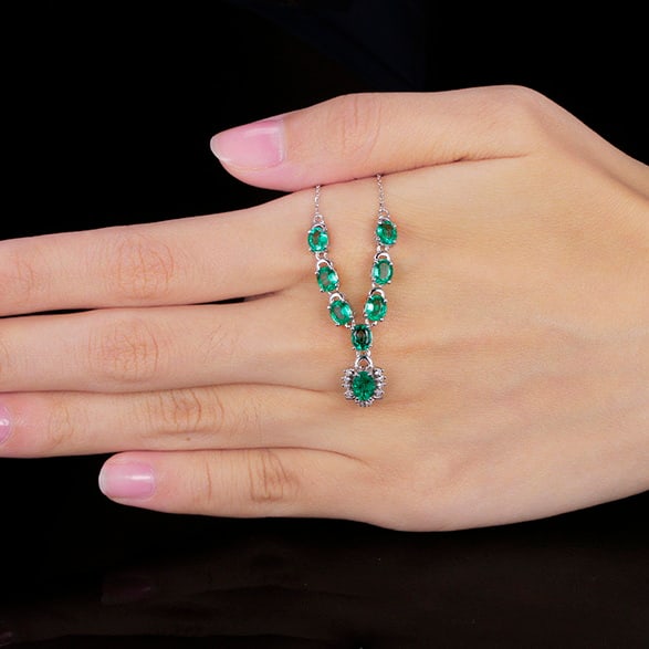 14k Gold 2.81 Ctw Vivid Green Natural Emerald & Diamond Necklace - 4