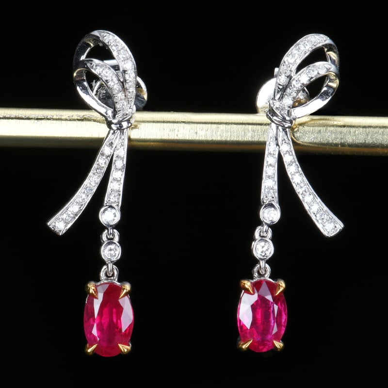 14k Gold 0.93 Ct Natural Ruby & Diamond Earrings: Ref:231018098 // gold content:14k gold // main gemstone:ruby // shape:oval // carat weight:0. 93ct // color:red // treatment:natural // // adjacent gemstone 2 : diamond // shape:round // clarity