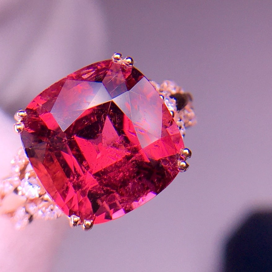 14k Gold 6.9 Ct Natural Tourmaline & Diamond Ring: Ref:231018112 // gold content:14k gold // ring size:7. 25us // // main gemstone:tourmaline // shape:cushion // carat weight:6. 9ct // color:red // treatment:natural // // adjacent gemstone 2 : diamond