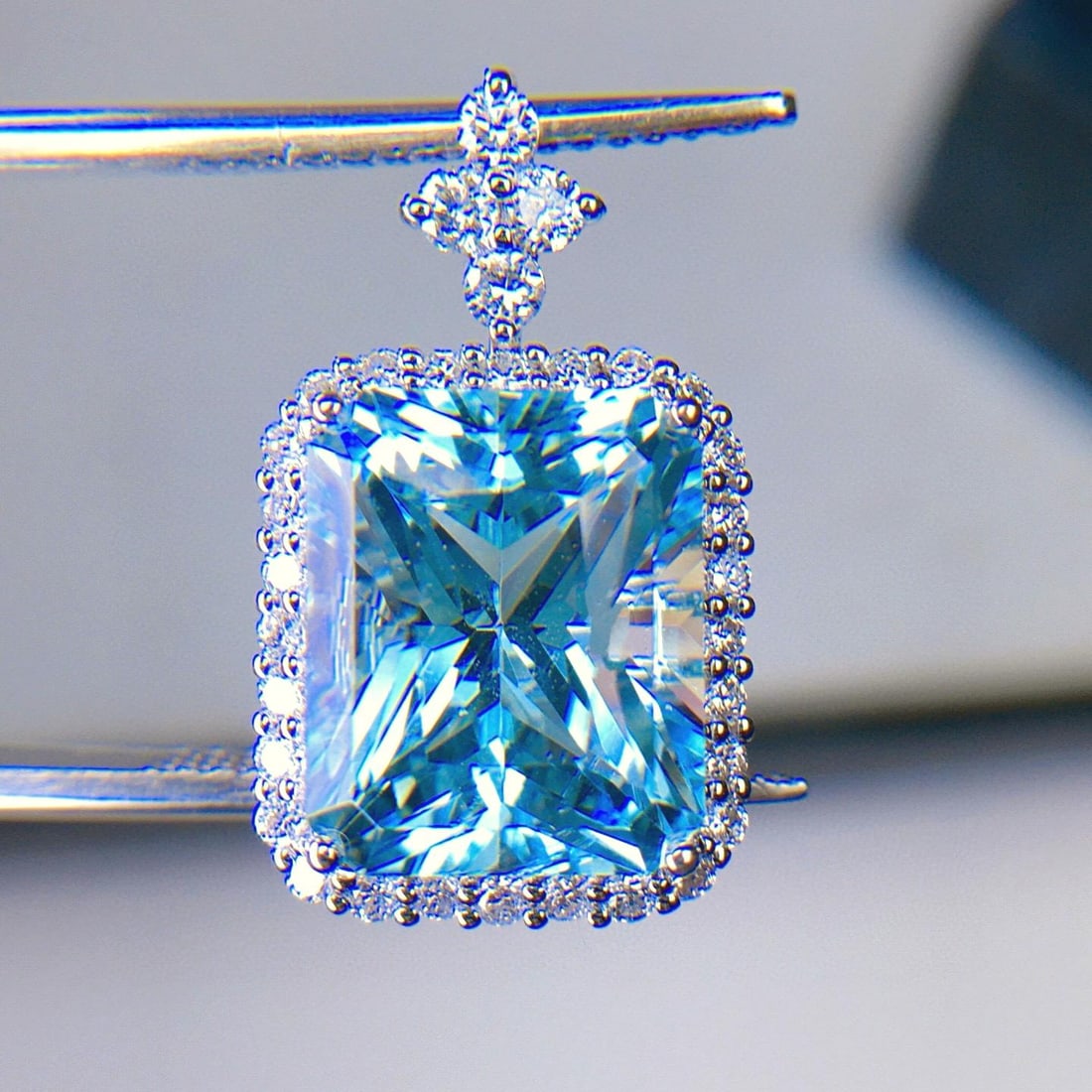 14k Gold 4.5 Ct Natural Aquamarine & Diamond Pendant( Without Chain ) (1 of 7)