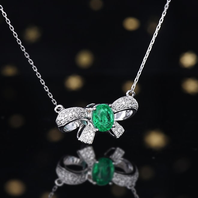 14k Gold 0.93 Ctw Vivid Green Natural Emerald & Diamond Necklace - 2
