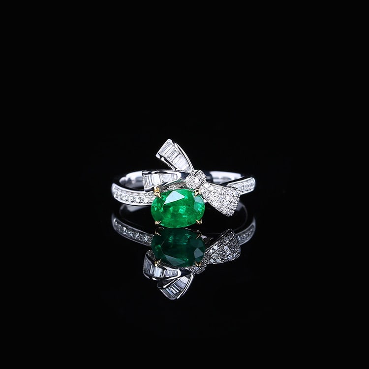 14k Gold 1.23 Ctw Vivid Green Natural Emerald & Diamond Ring: Ref:231018125 // gold content:14k gold // ring size:7. 25us // // main gemstone:emerald // shape:oval // carat weight:1ct // color:vivid green // treatment:natural // // adjacent gemstone 2 : diamond