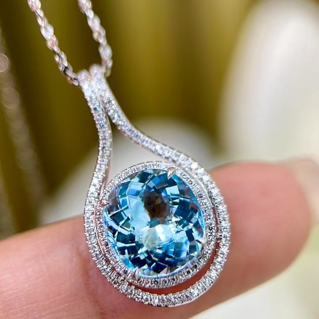 14k Gold 3.6 Ctw Natural Aquamarine & Diamond Pendant( Without Chain ): Ref:231018151 // gold content:14k gold // main gemstone:aquamarine // shape:oval // carat weight:3. 3ct // color:blue // treatment:natural // // adjacent gemstone 2 : diamond // shape:round // carat