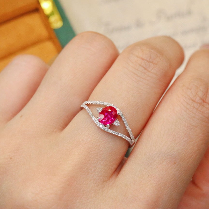 14k Gold 0.82 Ctw Natural Ruby & Diamond Ring - 4