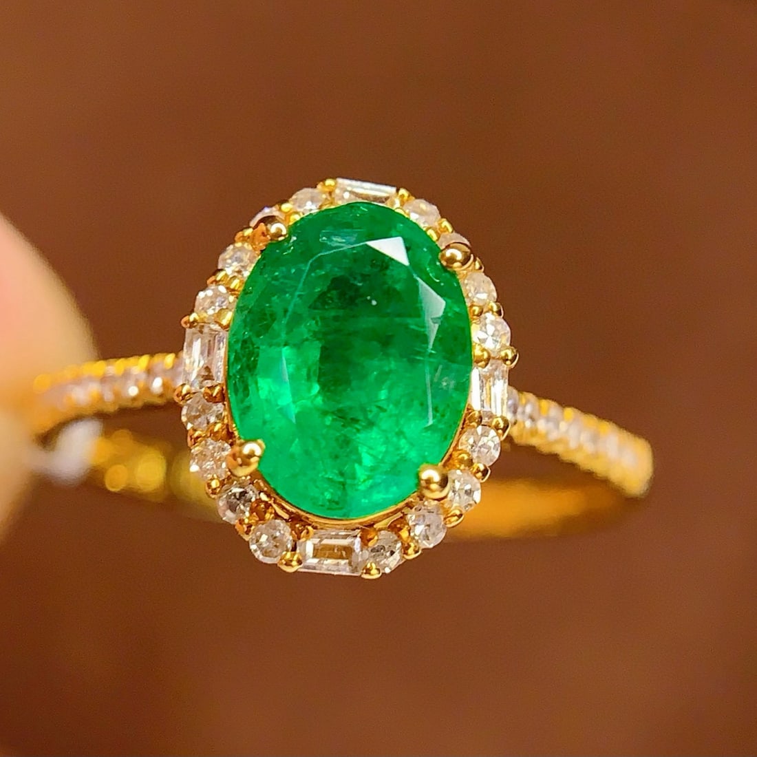 14k Gold 1.5 Ct Vivid Green Natural Emerald & Diamond Ring - 2