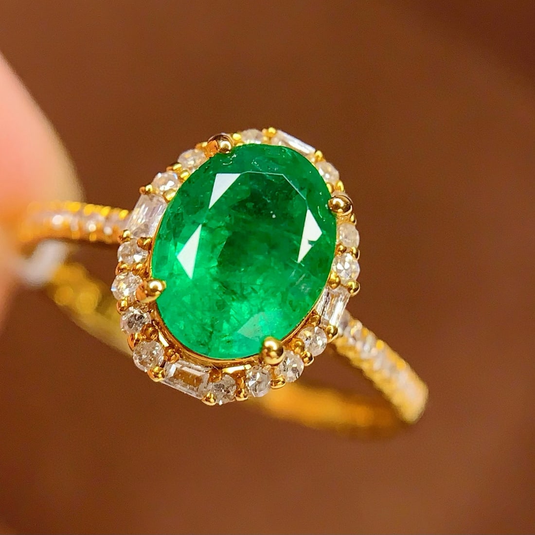 14k Gold 1.5 Ct Vivid Green Natural Emerald & Diamond Ring - 3