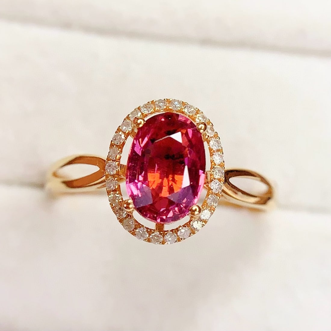 14k Gold 1.5 Ct Natural Tourmaline & Diamond Ring: Ref:231018186 // gold content:14k gold // ring size:7. 25us // // main gemstone:tourmaline // shape:oval // carat weight:1. 5ct // color:red // treatment:natural // // adjacent gemstone 2 : diamond //