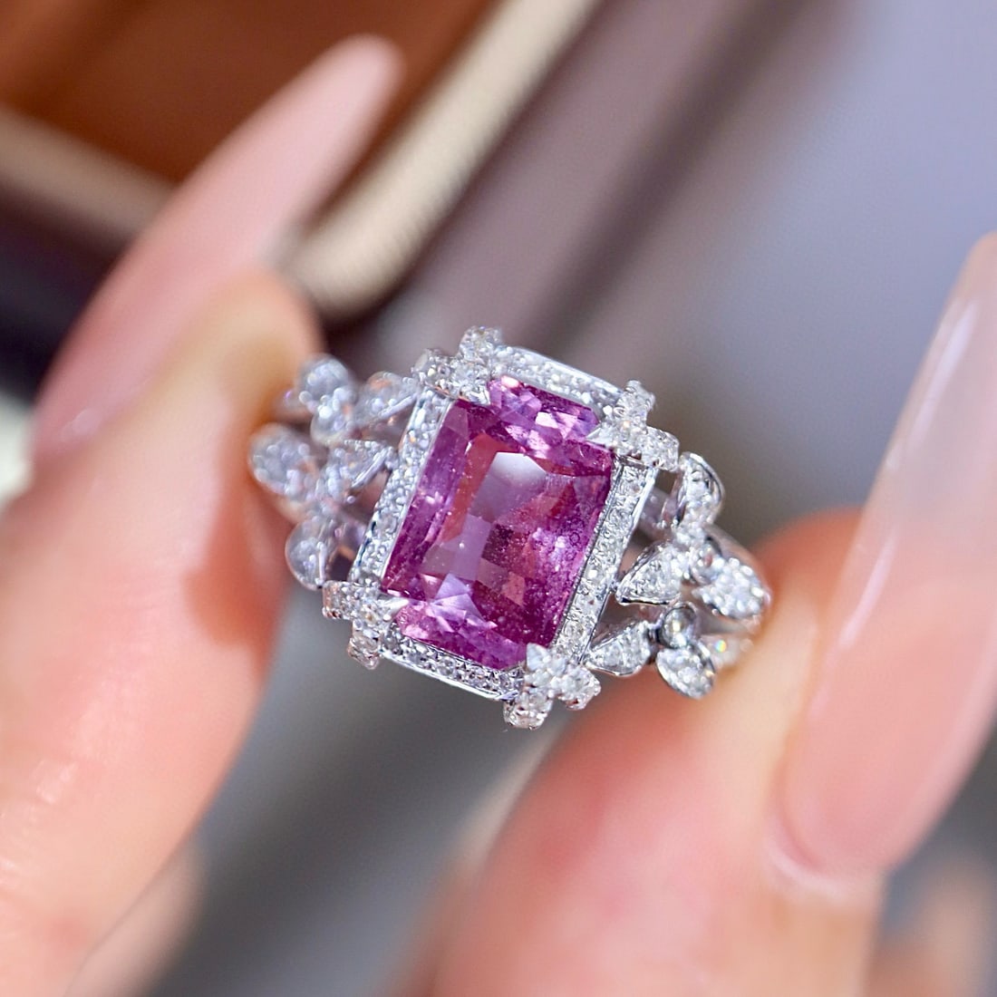 14k Gold 2.93 Ctw Natural Sapphire & Diamond Ring: Ref:231018198 // gold content:14k gold // ring size:7. 25us // // main gemstone:sapphire // shape:octagonal // carat weight:2. 6ct // color:purple // treatment:natural // // adjacent gemstone 2 : diam